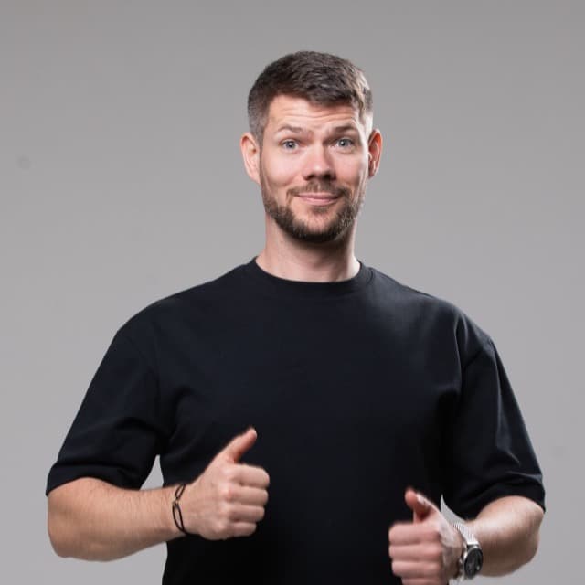 Ruslan Skopal s palci nahoru
